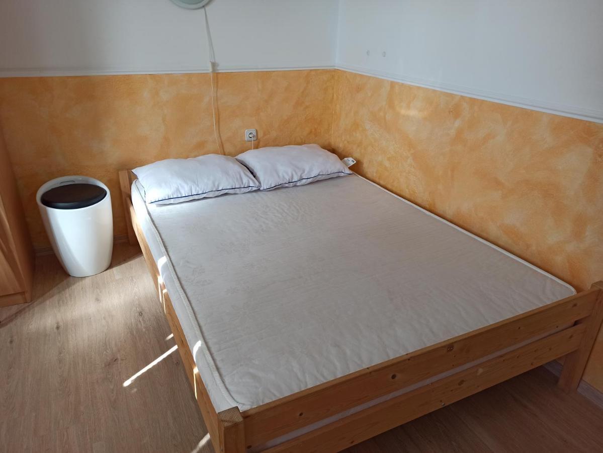 Anikó Apartmanház Balatonföldvár Exterior foto