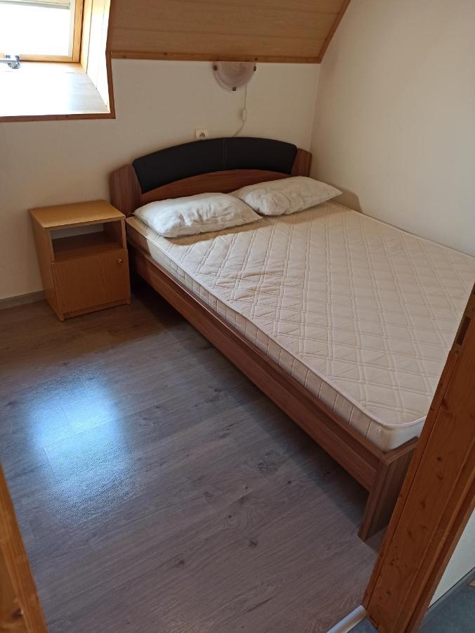 Anikó Apartmanház Balatonföldvár Exterior foto