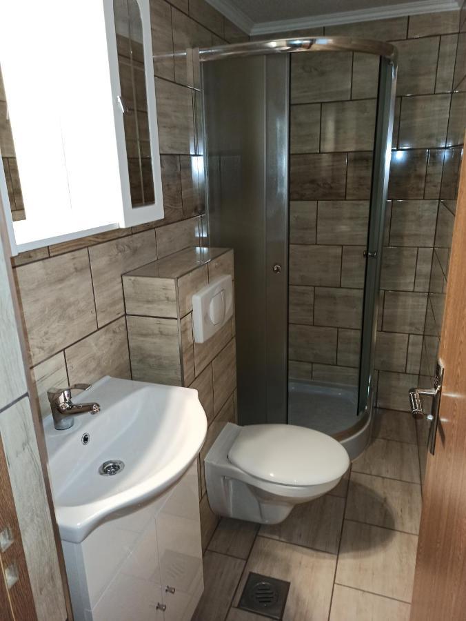 Anikó Apartmanház Balatonföldvár Exterior foto