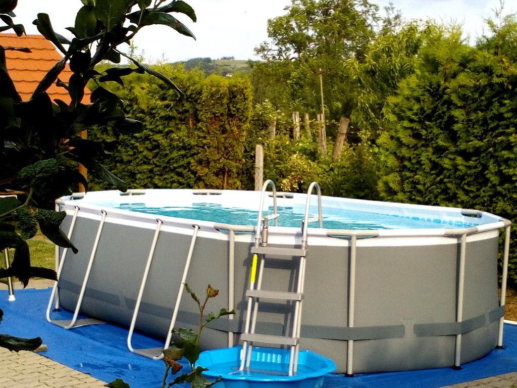 Anikó Apartmanház Balatonföldvár Exterior foto